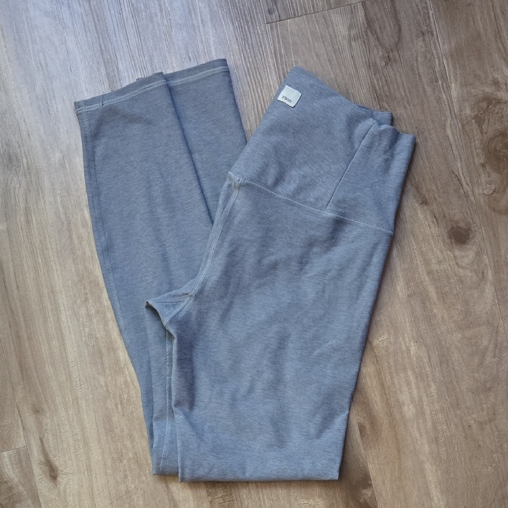 Vuori Women's Gray Leggings